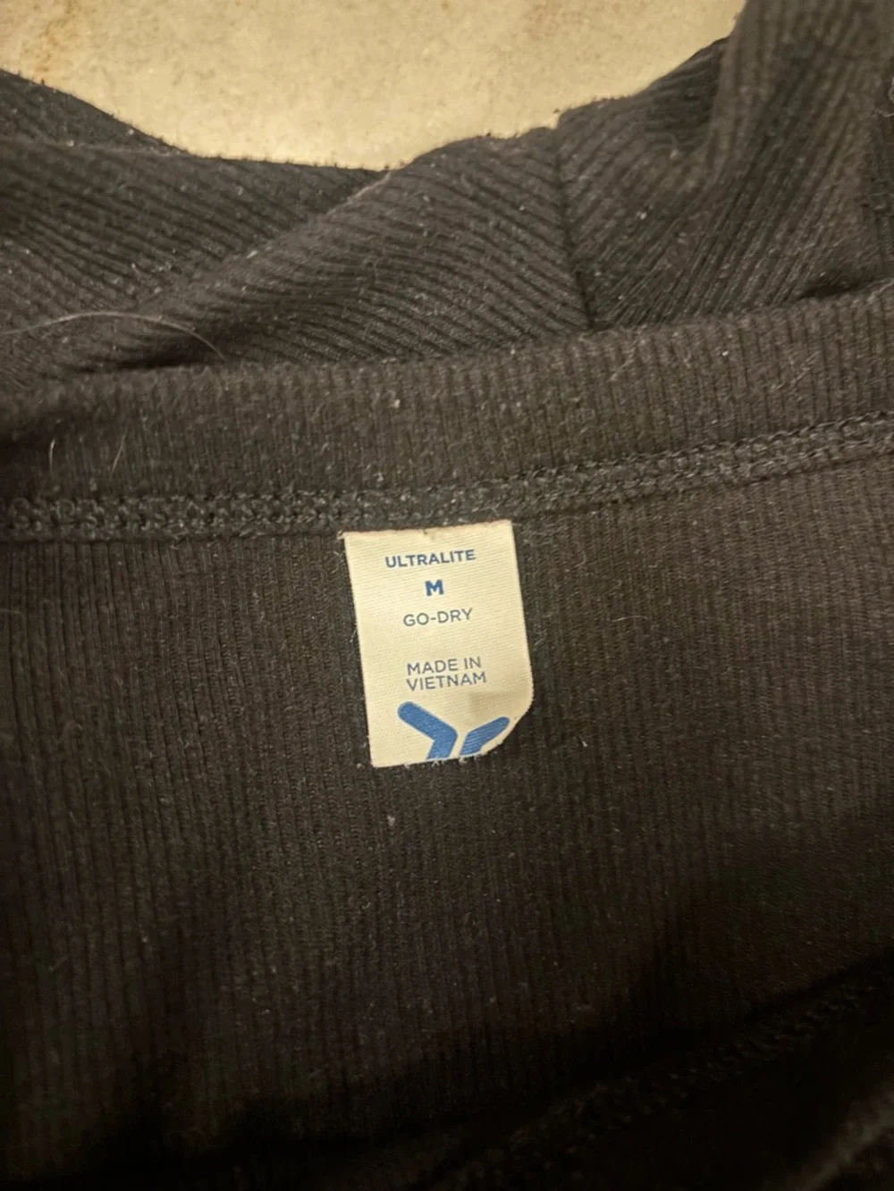 Old Navy Black Short Sleeve Ribbed Tee - Picture 3 of 3